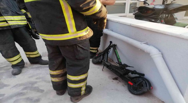 Elektrikli scooter alev alev yandı