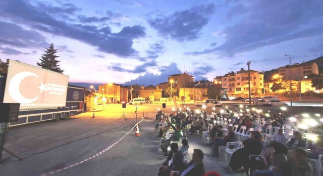 Emette açık havada sinema keyfi