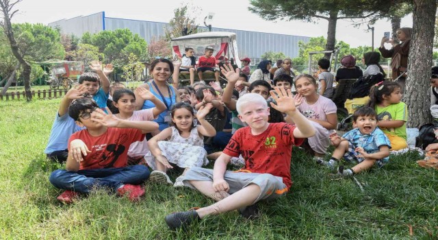 Engelli çocuklar, hayvanlarla buluştu