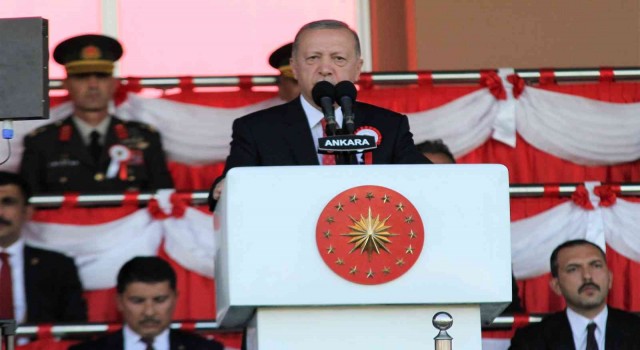 Erdoğan: “Türkiye darbeci zihniyetin 70 yıl boyunca örselediği, askeri eğitim ve yönetim sistemini tamamen terk etmiştir”