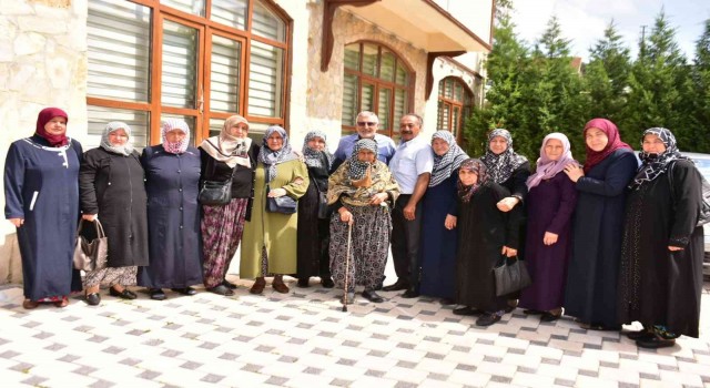 Erenköy Mahalle sakinlerinden Başkan Bozkurta teşekkür ziyareti