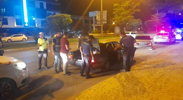 Erzincan polisi gece gündüz denetimde