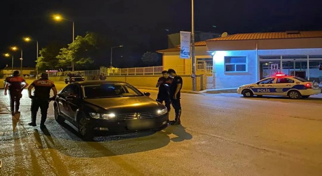 Erzincanda çeşitli suçlardan aranan 61 kişi yakalandı