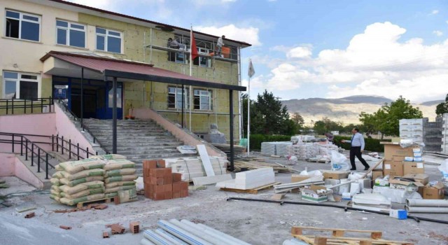 Erzincanda okullar yeni döneme hazırlanıyor