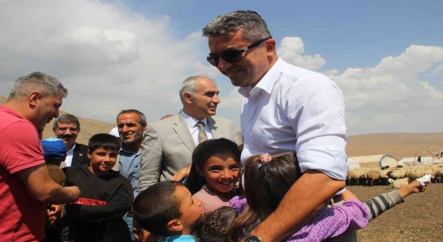 Erzurumda 300 hane ile oba hayatı yaşayan göçerler 20 bin hayvana bakıyor