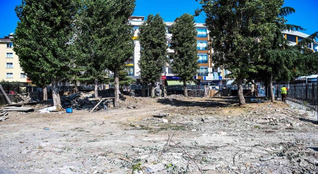 Esenyurt Orhangazi Mahallesi, meydan ve parka kavuşuyor