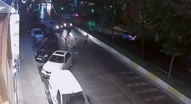 Esenyurtta 4 kişinin yaralandığı silahlı kavganın görüntüsü ortaya çıktı