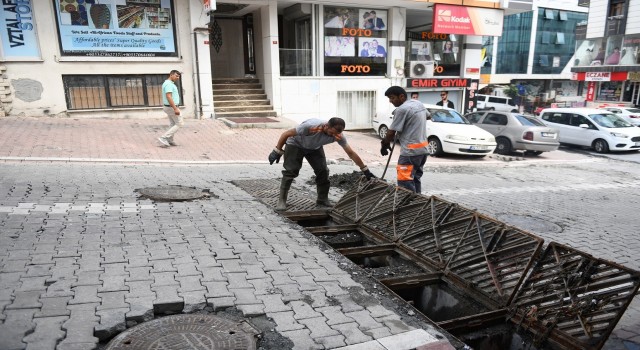 Esenyurtta beklenen sağanak yağış öncesi önlemler alındı