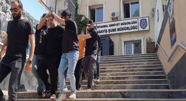 Esenyurtta korkunç cinayet: Arkadaşını evinde öldürdü