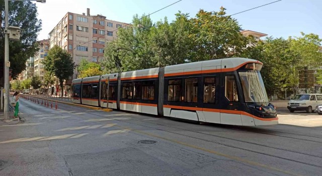Eskişehirde tramvay hatlarındaki arıza seferlerin aksamasına neden oldu