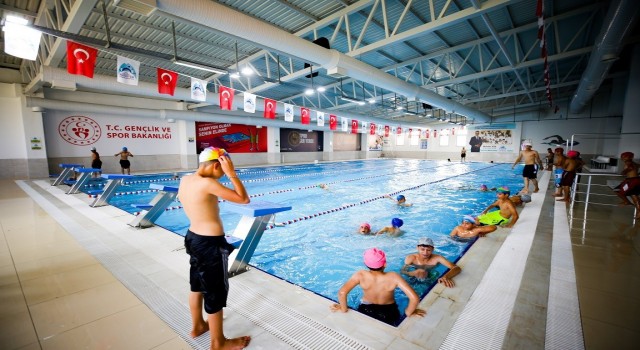Eyyübiyede yüzme havuzlarına yoğun ilgi
