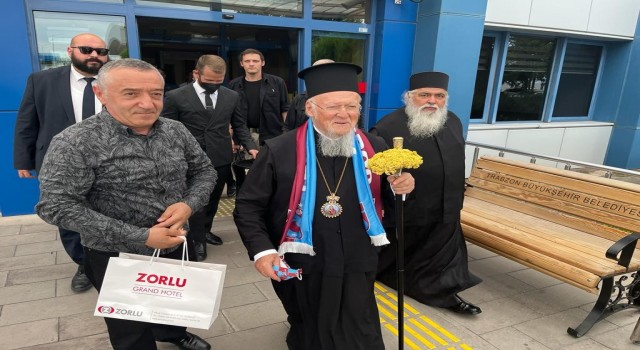 Fener Rum Patriği Bartholomeos Sümeladaki ayin için Trabzona geldi