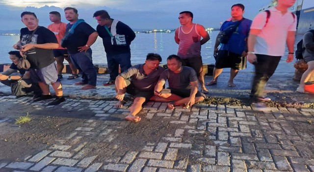 Filipinlerde 82 kişinin bulunduğu feribotta yangın