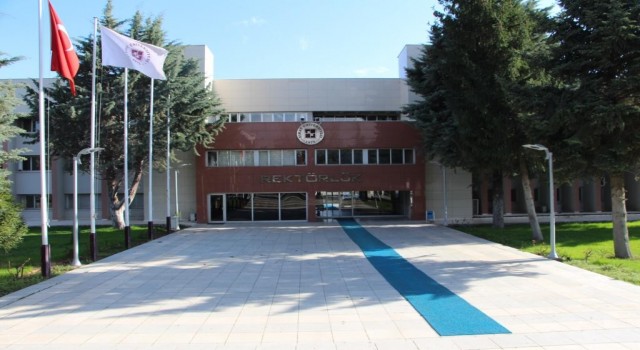 FÜ 9 alanın 4ünde Türkiyede ilk 5e girdi