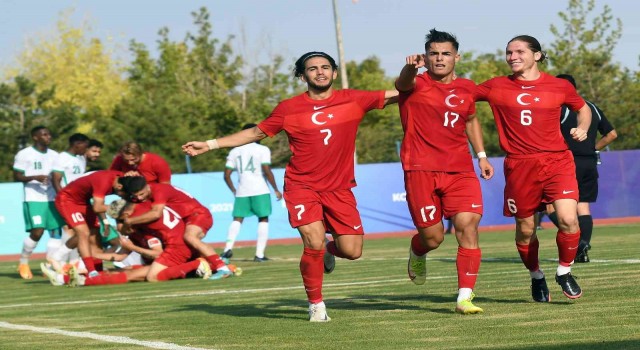 Futbolda şampiyon Türkiye