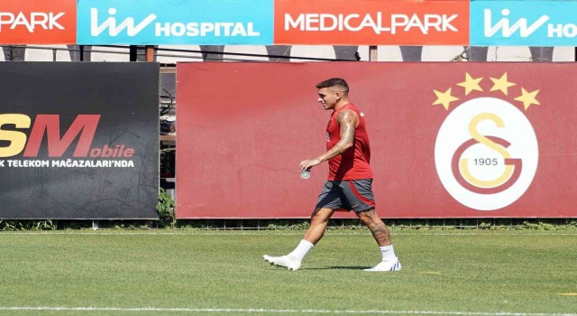 Galatasarayda Lucas Torreira ile Dries Mertens ilk antrenmanına çıktı