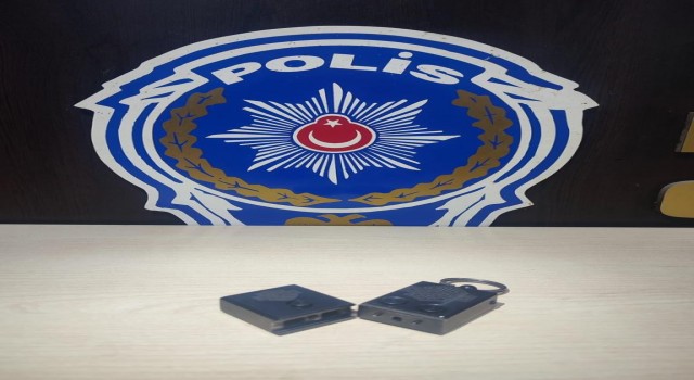 Garaj kumandası görünümlü suikast silahıyla yakalanan zanlı tutuklandı
