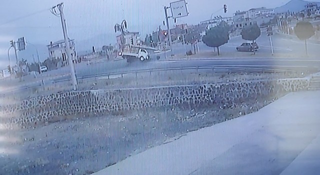 Gaziantepte kaza anı, güvenlik kamerasına yansıdı