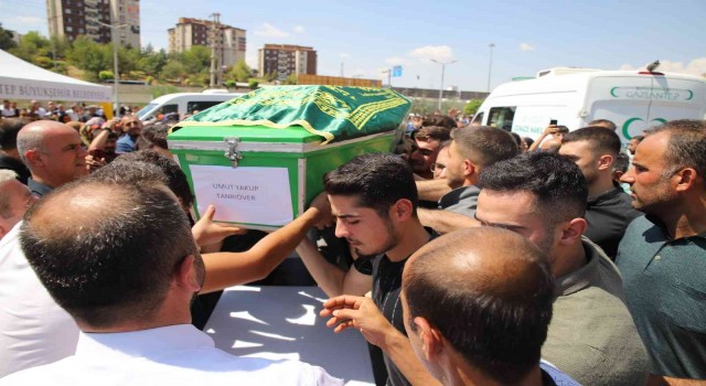 Gaziantepteki feci kazada ölen İHA muhabiri ve 3 sağlık çalışanı için tören düzenlendi