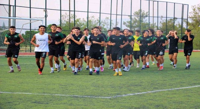 Genç horozlar lige iddialı hazırlanıyor