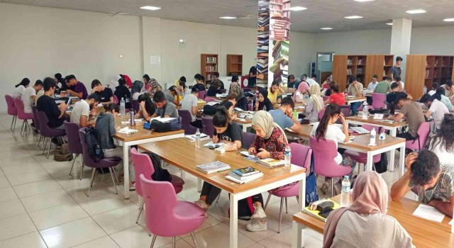 Gençlerin ikinci adresi kütüphaneler