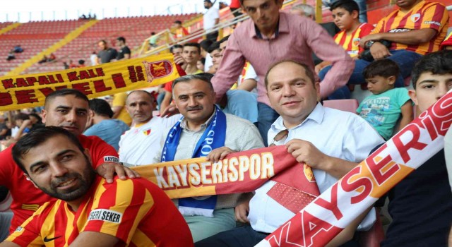 Giresunspor maçında Develiden Yukatel Kayserispora tam destek