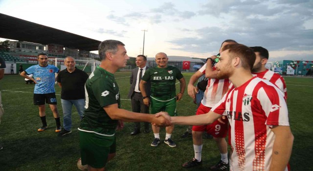 Gölbaşı Belediye Başkanı Şimşek, Basın Futbol Turnuvasının açılış maçını yaptı
