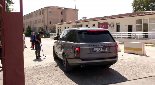 Gülşenin tahliye kararı sonrası cezaevi önünde hareketlilik başladı