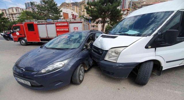 Gümüşhanede trafik kazası: 2 yaralı