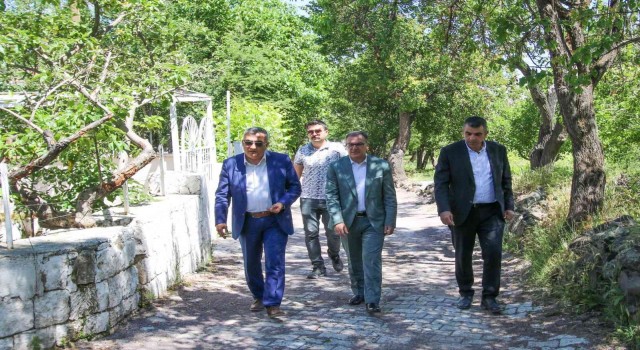 Hacılarda yollar yenileniyor