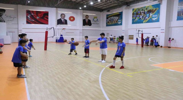 Haliliyede yeni nesil sporcu yetişiyor