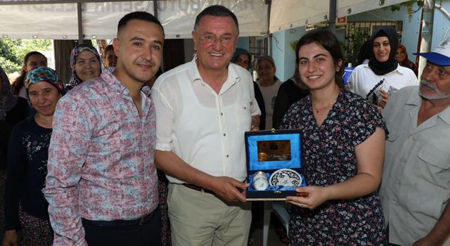 Hatay Büyükşehir Belediye Başkanı Savaş’a Kırıkhan’da Büyük İlgi
