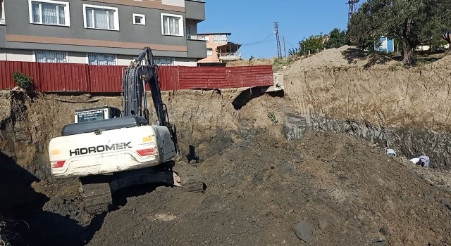 Hatayda toprak kayması nedeniyle apartman boşaltıldı