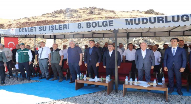 Hınıs Başköy Barajı!nın kapakları su tutma töreni ile kapatıldı