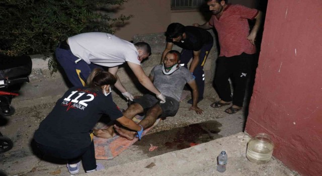 Hırsızlık için çıktığı evin damından düştü