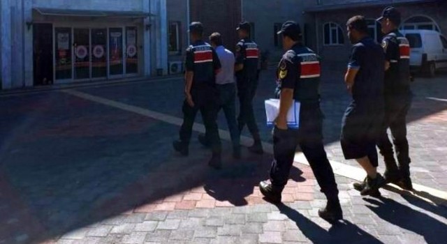 Hırsızlık suçlarından aranan 2 şahıs bağ evinde yakalandı