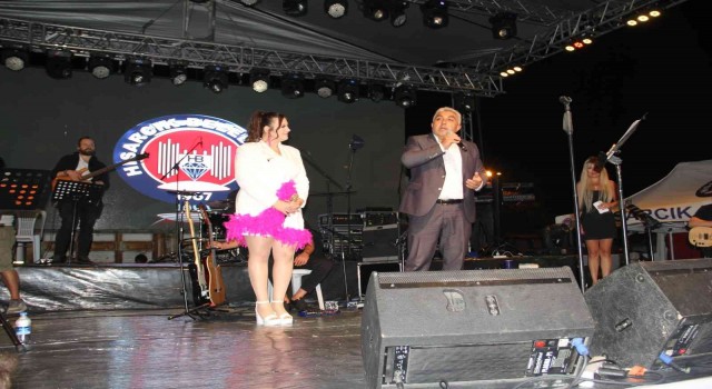 Hisarcıkta Şarkıcı Tuğçe Kandemir rüzgarı