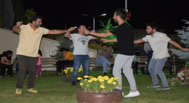 Huzurevi sakinleri folklor ekibiyle Ankara havası oynadı