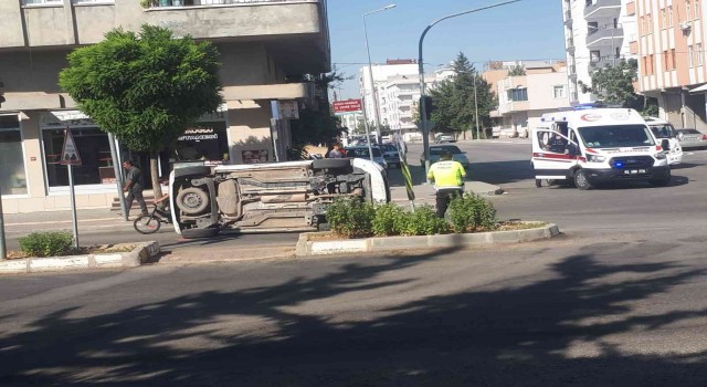 İki otomobil çarpıştı: 1 yaralı