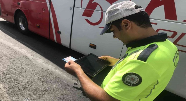 İstanbul 15 Temmuz Demokrasi Otogarında otobüs denetimi