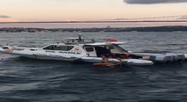 İstanbul Boğazında ölüm kalım mücadelesi kamerada