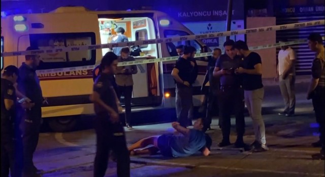 İstanbulda film gibi eski koca dehşeti kamerada: Önce vurdu sonra aracını gasp etti