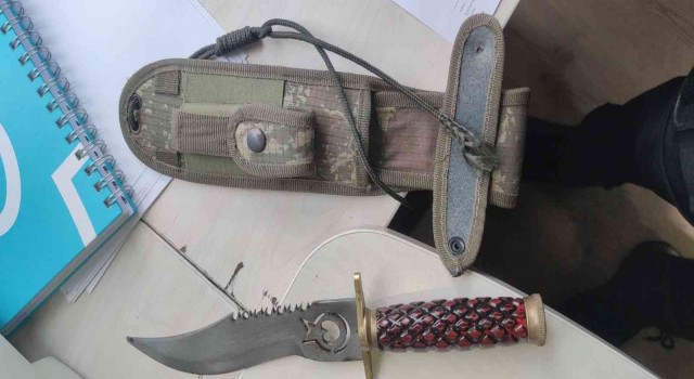 İstanbulda kasatura ve sopalı dehşet kamerada: Ustaya saldırıp aküyü çaldı
