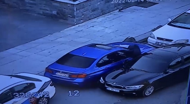 İstanbulda lüks otomobillerden ön konsol hırsızlığı kamerada