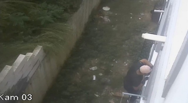 İstanbulda “Örümcek hırsız” kamerada