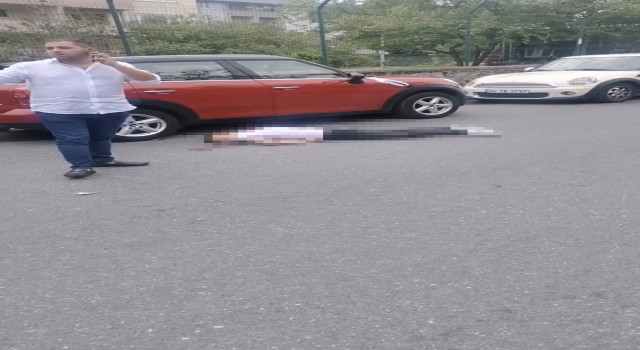İstanbulda sokak ortasında cinayet: 18 yaşındaki genci sırtından vurup öldürdü