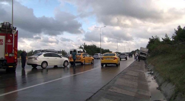 İstanbulda zincirleme kaza: 2si ağır 5 yaralı