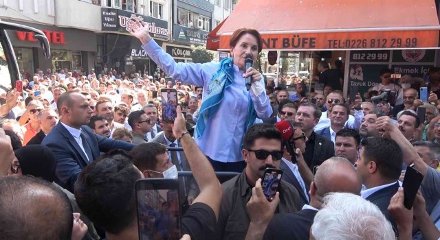 İYİ Parti Genel Başkanı Meral Akşener, Yalova'da Büyük Coşkuyla Karşılandı