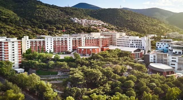İzmir Ekonomi Üniversitesi tercih sonuçlarında büyük başarı yakaladı