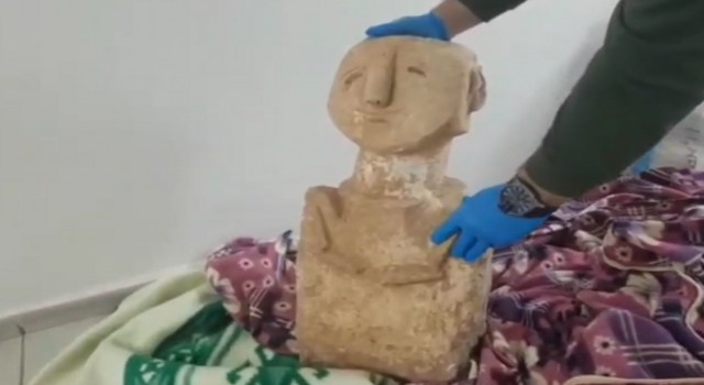 İzmirde 11 bin 500 yıllık tarihi eser ele geçirildi